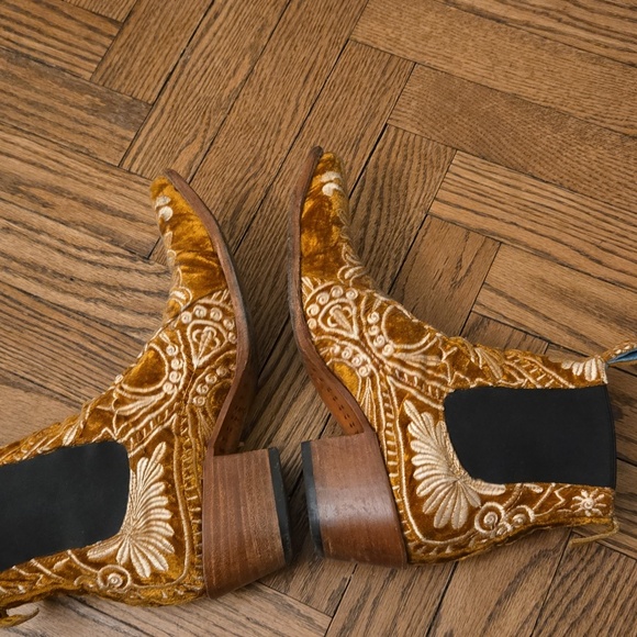Lenni the Label x Pskaufman ~ Gold Embroidered Chelsea Boot - Picture 5 of 11